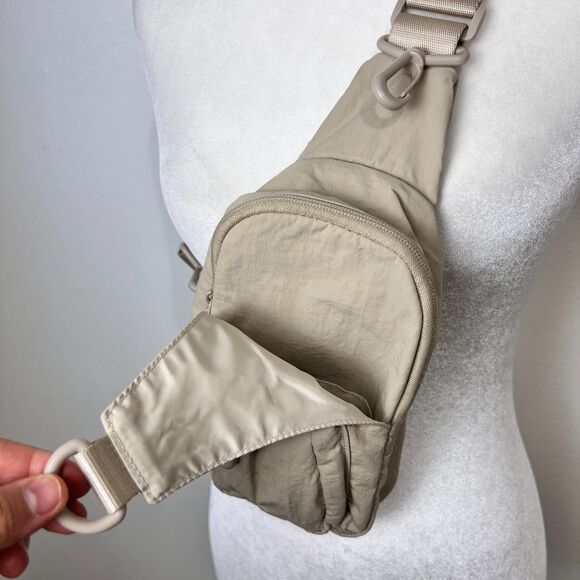 ODODOS Daily Sling Bag Crossbody Chest Bag Adjustable Strap Lightweight Beige - Picture 5 of 9